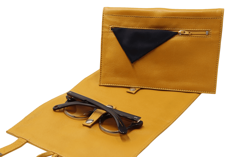 LEATHER TRAVEL POUCH